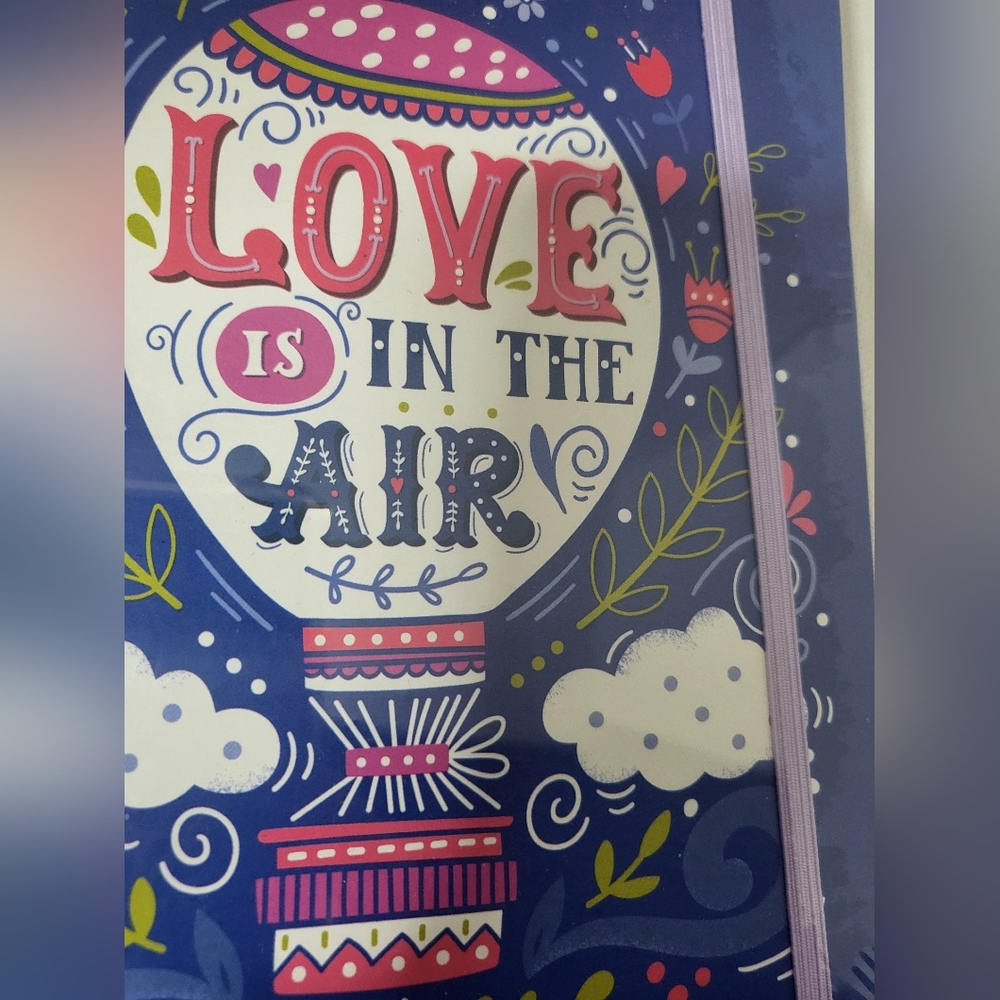 Love Is In The Air - Picture 2 of 4